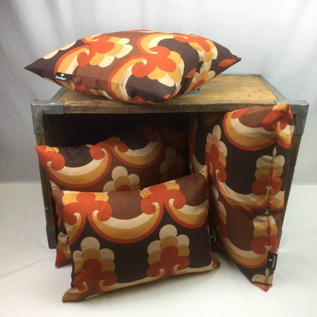 retro kussen handgemaakt