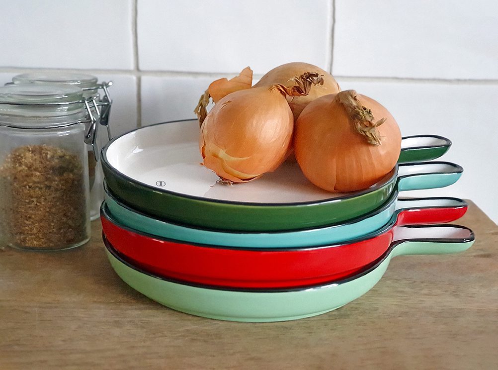 serveerschalen gekleurd keramiek