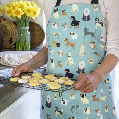 kookschort met honden lichtblauw