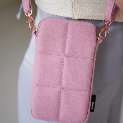 fluffy telefoontasje zacht roze