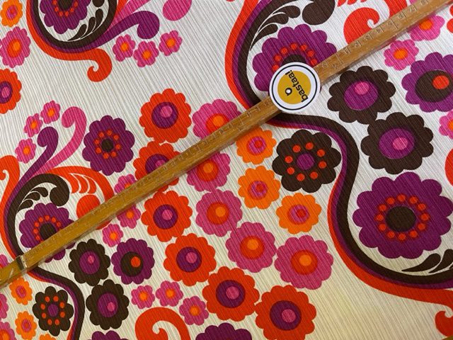 stof jaren 70 kleurrijk bloemen