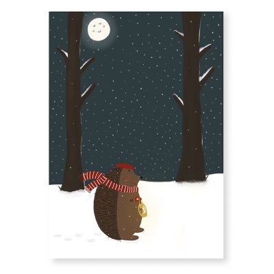 winterkaart met egeltje in de sneeuw