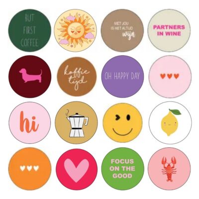 onderzetters met print en quote rond verschillende