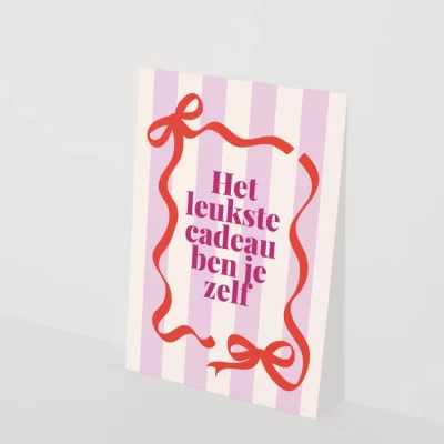 ansichtkaart met quote leukste cadeautje ben je zelf