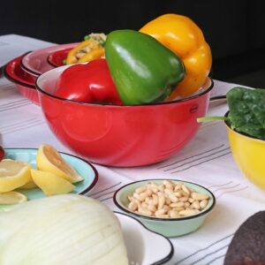 retro kom rood voor ontbijt