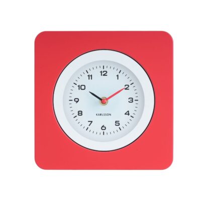wandklok retro stijl in rood met duidelijke wijzerplaat merk Karlsson