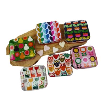 klein opbergblikje voor handwerk, snoepjes met vrolijke print