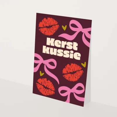 kerstkaart met leuke print met kusjes
