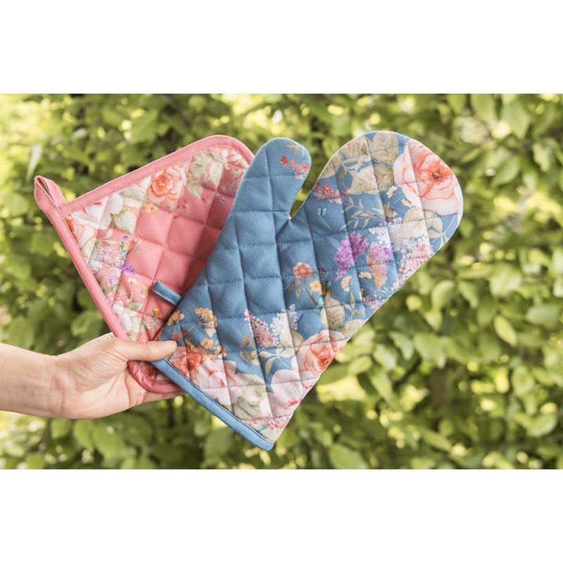 ovenwant en pannenlap met bloemen in roze en blauw