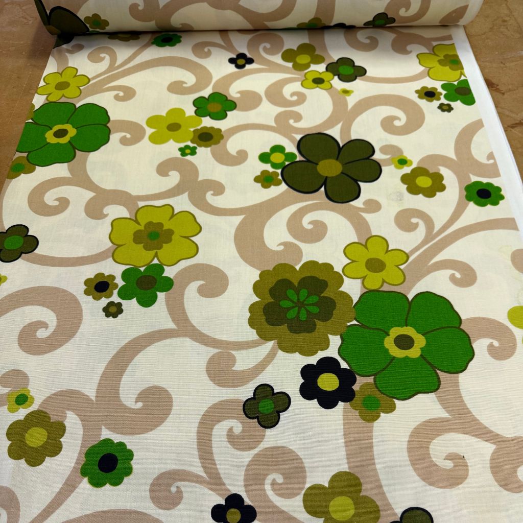 vintage stof met groene bloemen en ranken