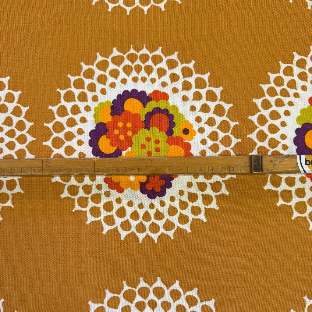 vintage stof geel met bloemen