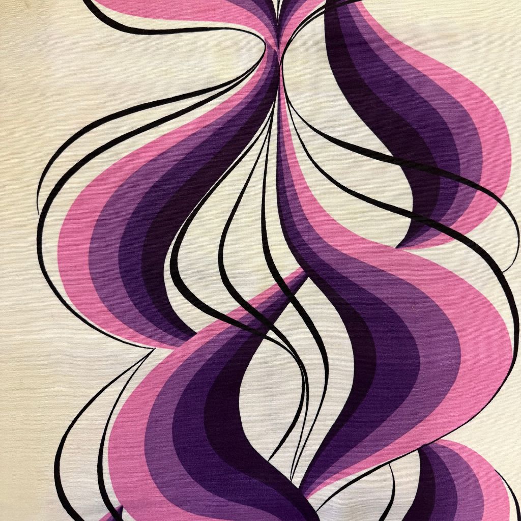 spiraalvorm paars roze zwart ecru vintage stof