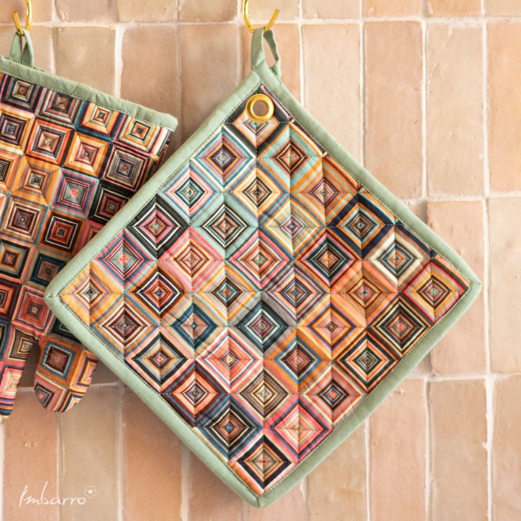 pannenlappen met gekleurde retro blokkne