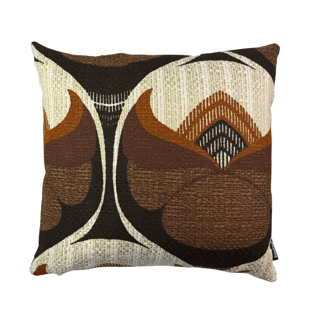kussen 50 x 50 cm handgemaakt van vintage stof bruin retro patroon