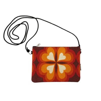 etui of schoudertasje vintage stof met hartjes en bloem in oranje