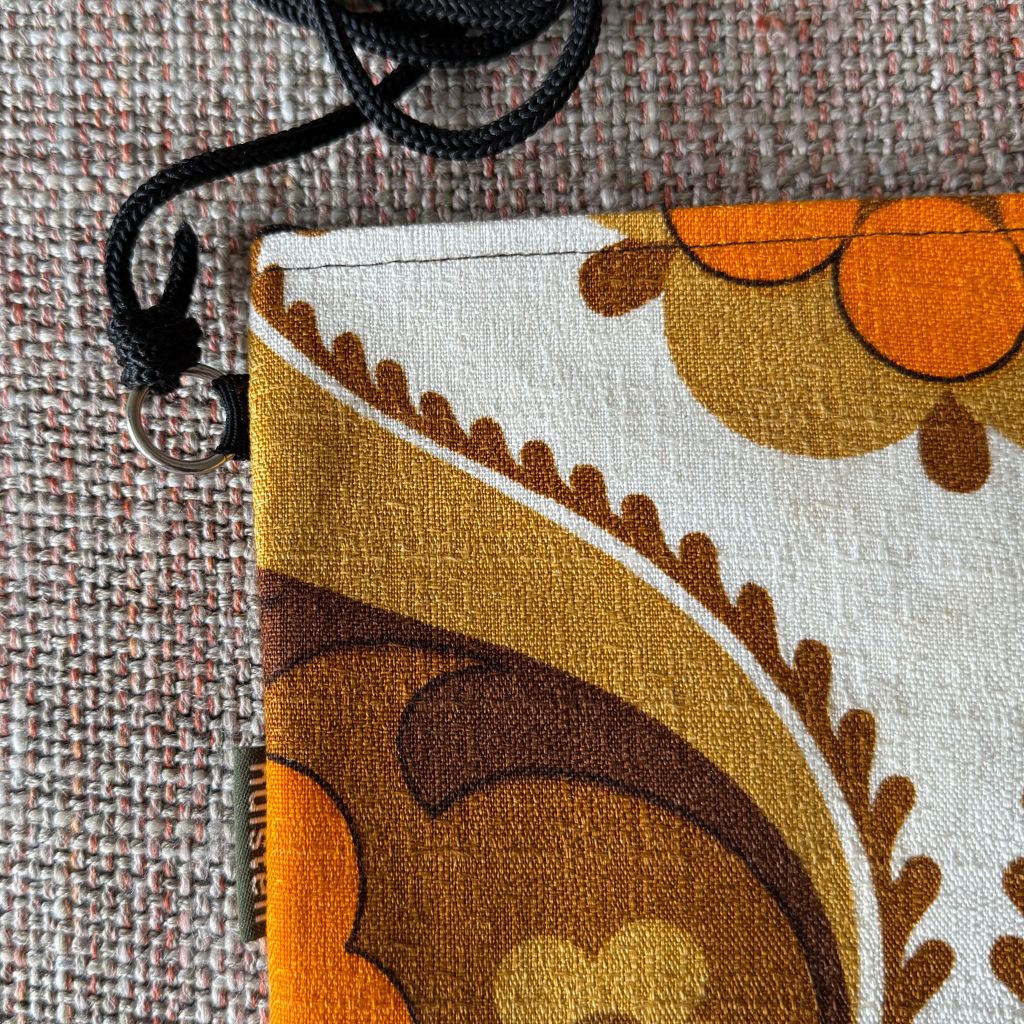 tasje met rits en koord, vintage stof