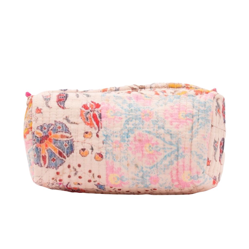 kleurrijke etui met bloemen