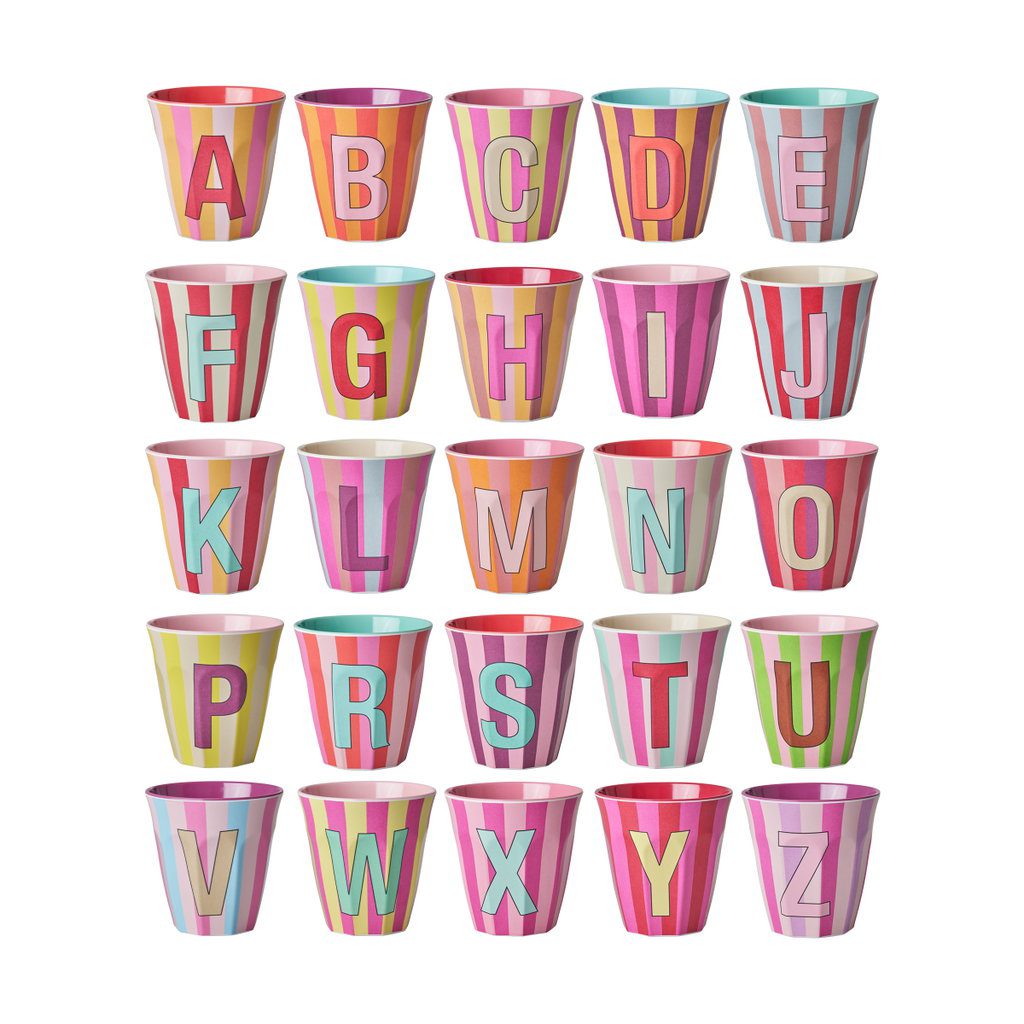 alfabet letter bekers van melamine met strepen in roze tinten